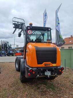 Kompaktní kolový nakladač DEVELON DL80TL-7 - 3