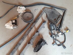 Díly řidičových dveří audi a3 8p - 3
