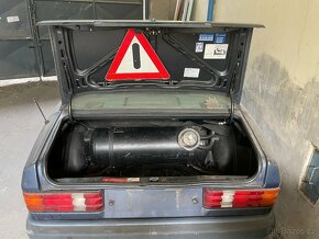 Mercedes 190 E, 1,8 benzín, r.v. 1984, automat - 3