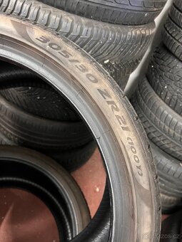 Prodám letní pneu 245/35 r20 a 305/30 r21 - 3