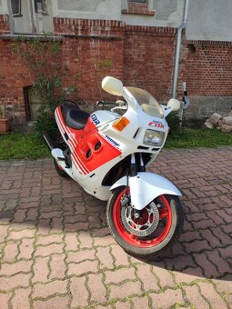 Honda CBR 1000F - 3