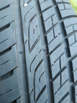 Gumy 185/65 R15 Barum - 3