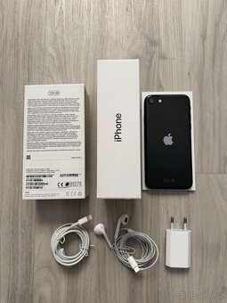 IPhone SE 128 GB černý - 3