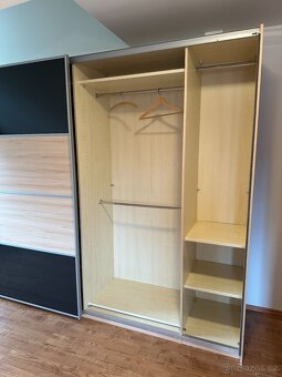 Velká šatní skříň s posuvnými dveřmi – 315 cm, Liberec - 3