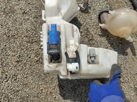 Trubky, nádobky... Peugeot 308 - 3