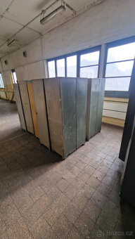 plechová šatní skříň - 3