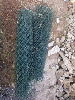 Ctyrhranne pletivo pozink + sloupky - 3