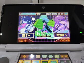 Nintendo 3DS Ice White + homebrew hack a 64GB karta - 3