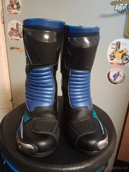 Boty s nápisem Yamaha - 3