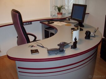 Kancelářský stůl + 2 kontejnery - 3