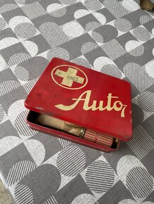 NOVÁ AUTOLÉKÁRNIČKA RETRO DO VETERÁNA, ULOŽENKA - 3