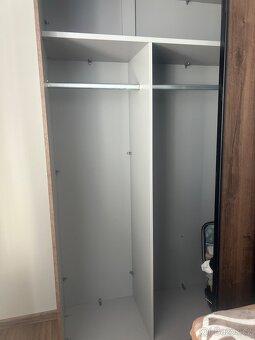 Šatní skříň - 3