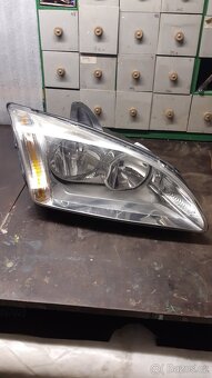 Přední světla Ford Focus mk 2 - 3