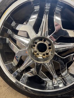 Alu kola 285/35R22 - 3