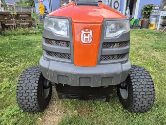 Zahradní sekací traktor Husqvarna TC 138. - 3