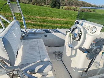 Prodám motorový RIB člun 40HP - 3