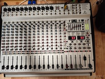 Prodám powermix Behringer 2x400W - 3
