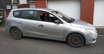 Hyundai i30 1.6i 92kW 2009 - 3