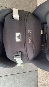 Otočná autosedačka CYBEX - 3