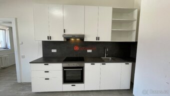 Pronájem bytu 1+kk, 39 m² – Praha 1, ul. Zlatnická - 3