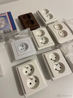 Různé typy zásuvek - 3