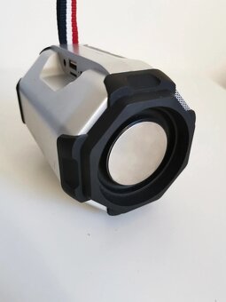 Bluetooth reproduktor s rádiem, původně 990 kč - 3
