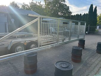 Samonosná posuvná brána s výplní RAL7016 - 3