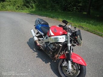 Honda SC33 900rr - 3