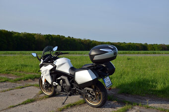 CFMOTO 650GT Premium, najeto 4 tkm, záruka - 3