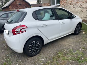 Peugeot 208 1.0i, r.2015, klima - 3