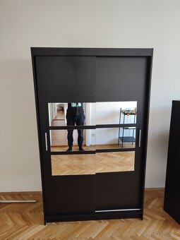 Šatní skříň černá - 3