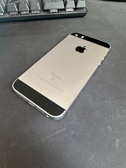 Apple iPhone SE 2016 16gb černý - 3