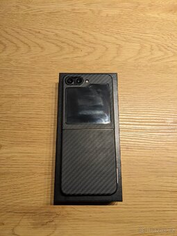 Samsung Galaxy Z Flip 5 8/512GB krémový, záruka - 3