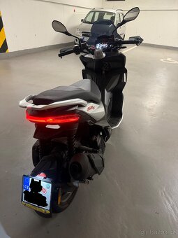 Aprilia SR GT 125 černá - 3