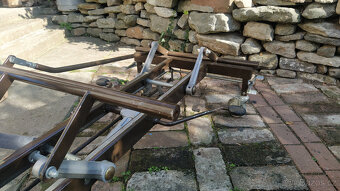 Prodám hydraulickou konstrukci s kolečky - 3