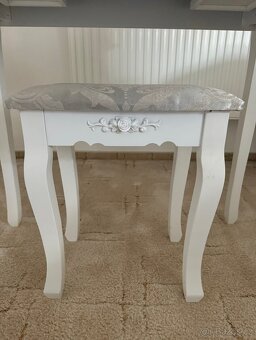 Kosmetický stolek pro slečnu - 3