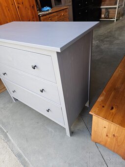 KOMODA IKEA HEMNES 2 MĚSÍCE STARÁ - 3