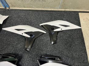 Nová sada plastů Yamaha 2010-2013 - 3