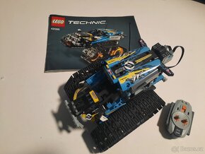 Lego Technic 42095. Kaskaderske auto - 3