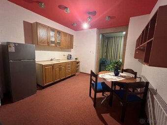 PRONÁJEM 2 + 1 v centru Holic - 3