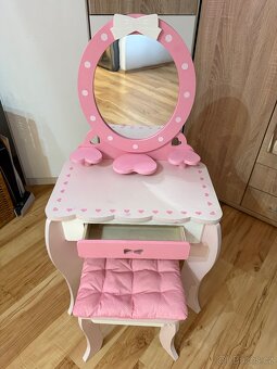 Dětský dřevěný kosmetický stolek - 3