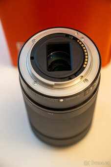 Sony E 55-210 mm f/4.5-6.3 OSS - TOP stav - 3