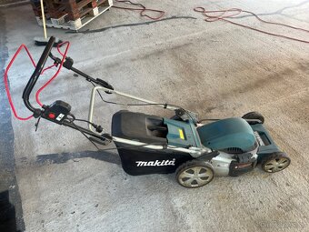 Prodám Elektrickou sekačku Makita ELM4621 - 3