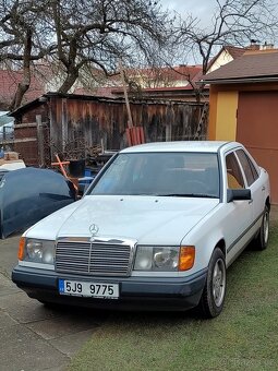 Mercedes Benz w 124 200 D manuál - 3