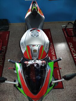 Aprilia rsv4 RR - 3