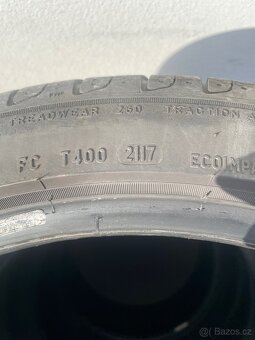 235/40 R19 pirelli - 3
