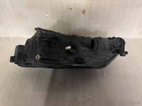 Pravý světlomet Škoda Superb III - 3