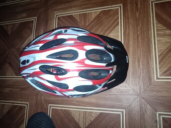 Cyklistická přilba - 3