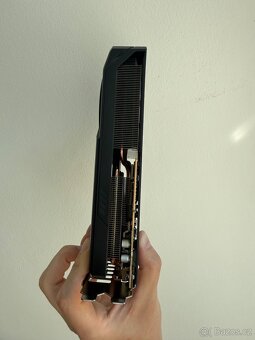 GIGABYTE GeForce RTX 5060 WINDFORCE OC 8 - 3