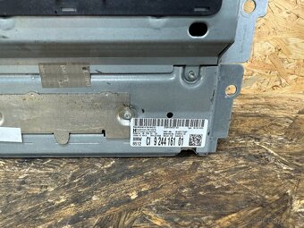 MODL RÁDIA BMW ŘADY F01 924416101 - 3